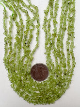 peridot, 4mm mixed size chip nuggets, 15" strand, sold per strand