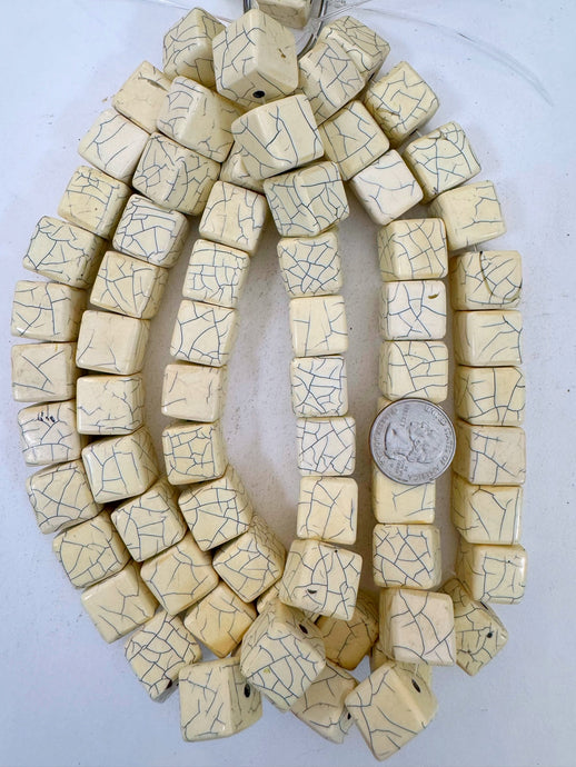off white blue crackle motif, vintage look resin, 16mm cube, 15
