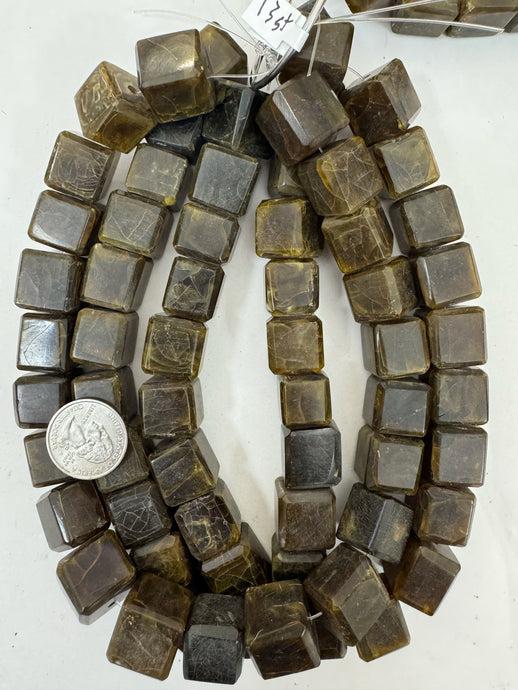 dark olive green crackle motif, vintage look resin, 17mm cube, 15