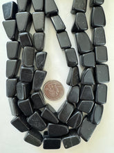 black stone, surface wear, 14-21mm triangle nuggets mix, 15" strand, sold per strand
