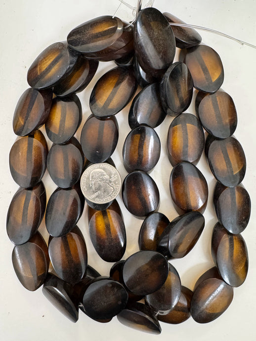 dark amber brown, vintage look resin, 37x23x8mm overlapping oval, 15