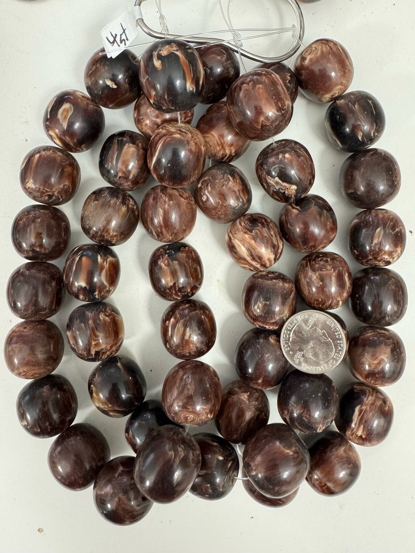 dark red brown white swirl, vintage look resin, 23mm nugget round, 15