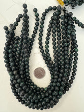 color enhanced serpentine: very dark green, 8mm round, 15" strand, sold per strand