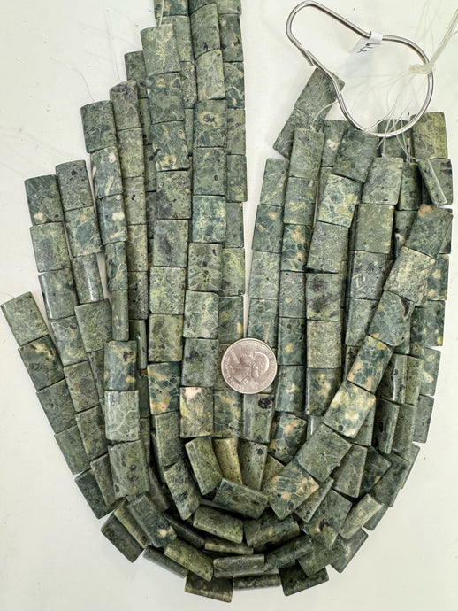 natural green rainforest jasper, 20x15x5mm rectangle, 15