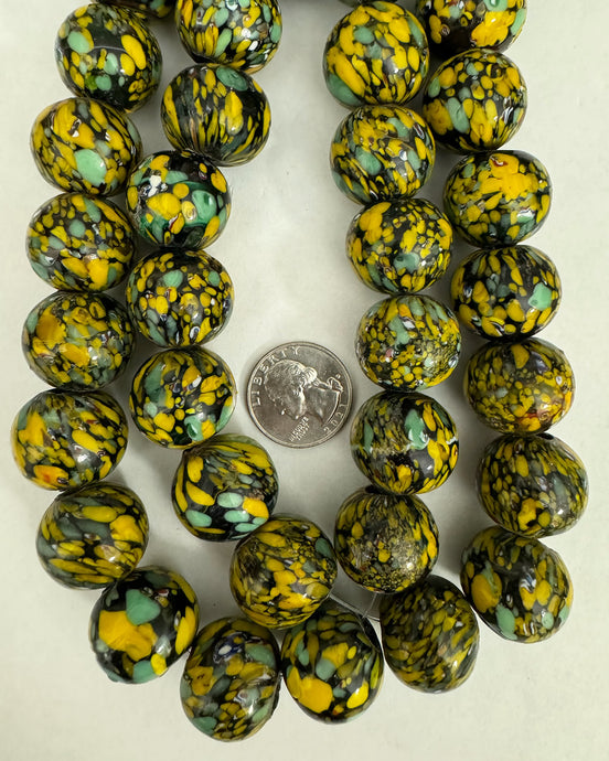 Black pale green and yellow dotted glass, 22x20mm rondelle mix, 15